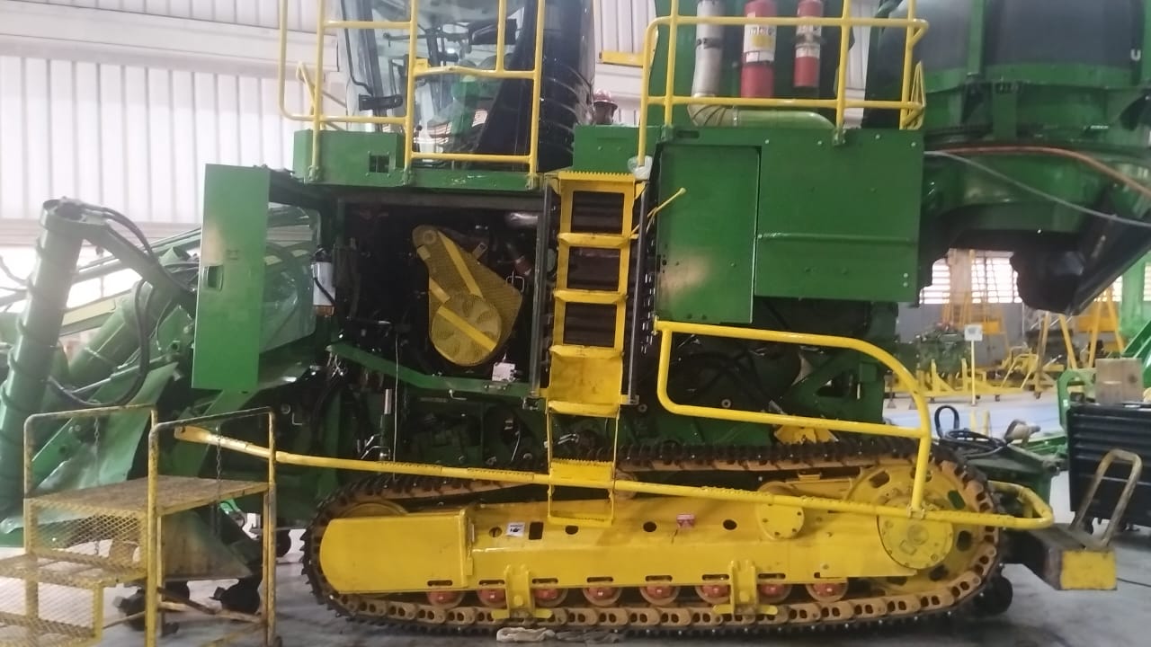 Manutençãode Colhedeiras de Cana em Orindiúva